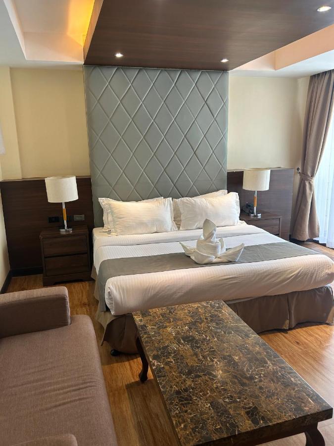 Villa Tomasa Alona Kew White Beach Resort ปางเลา ภายนอก รูปภาพ