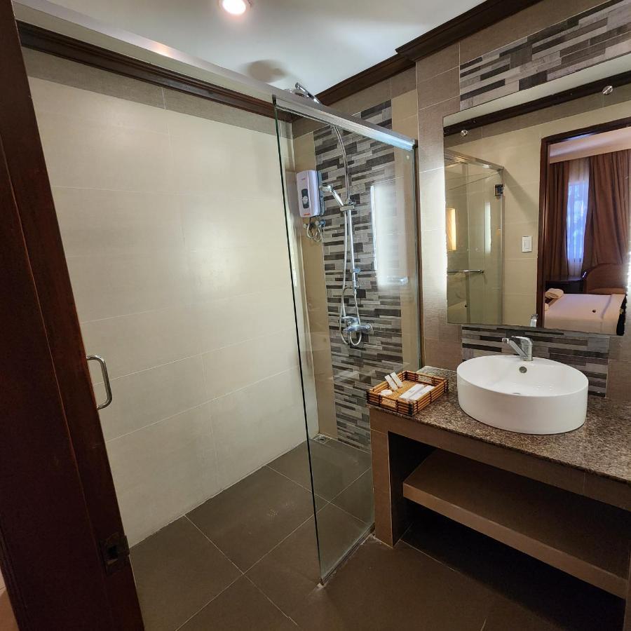 Villa Tomasa Alona Kew White Beach Resort ปางเลา ภายนอก รูปภาพ