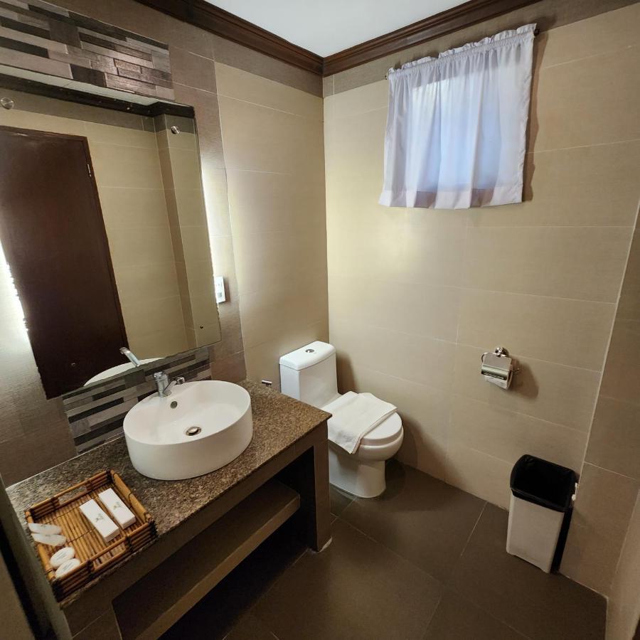Villa Tomasa Alona Kew White Beach Resort ปางเลา ภายนอก รูปภาพ