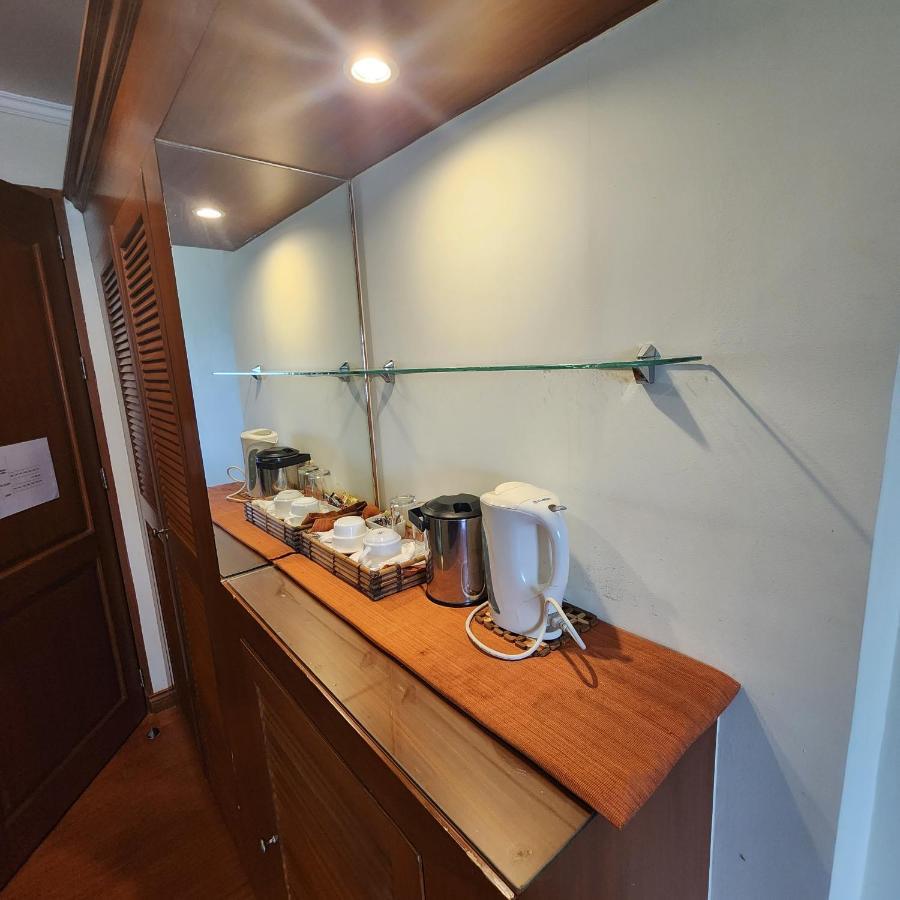Villa Tomasa Alona Kew White Beach Resort ปางเลา ภายนอก รูปภาพ