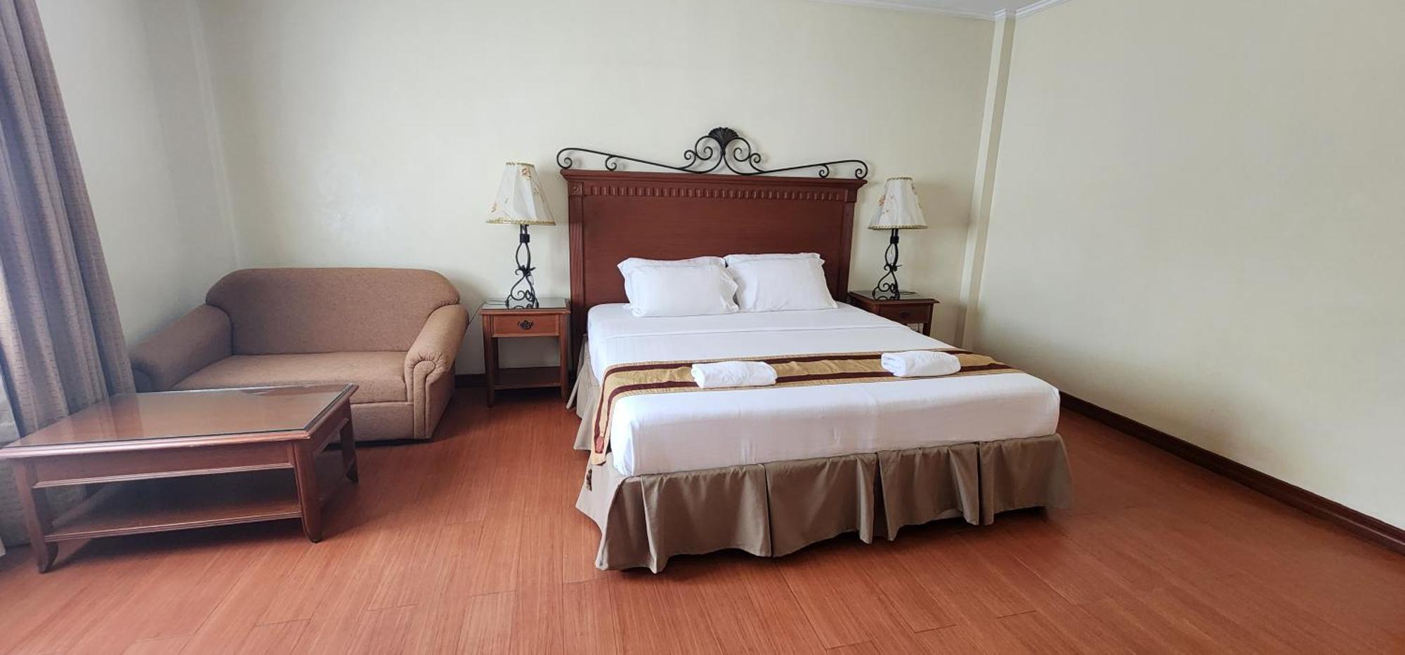 Villa Tomasa Alona Kew White Beach Resort ปางเลา ภายนอก รูปภาพ