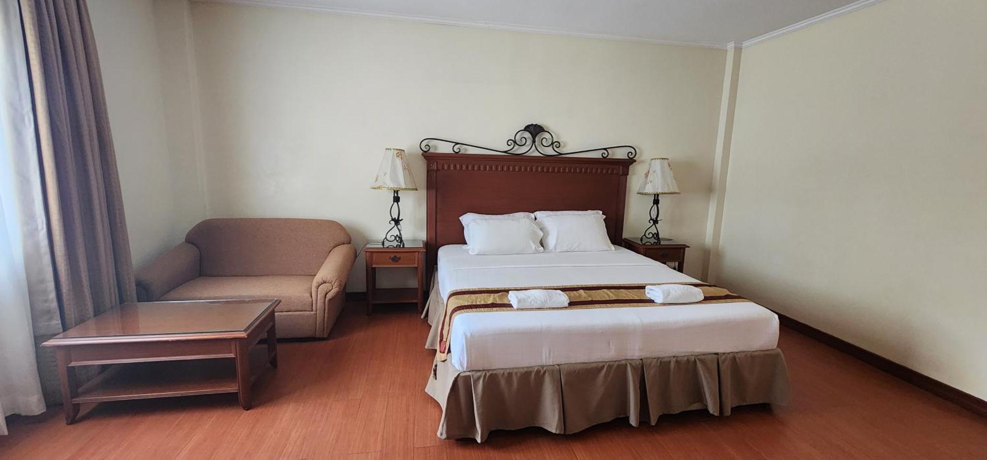 Villa Tomasa Alona Kew White Beach Resort ปางเลา ภายนอก รูปภาพ