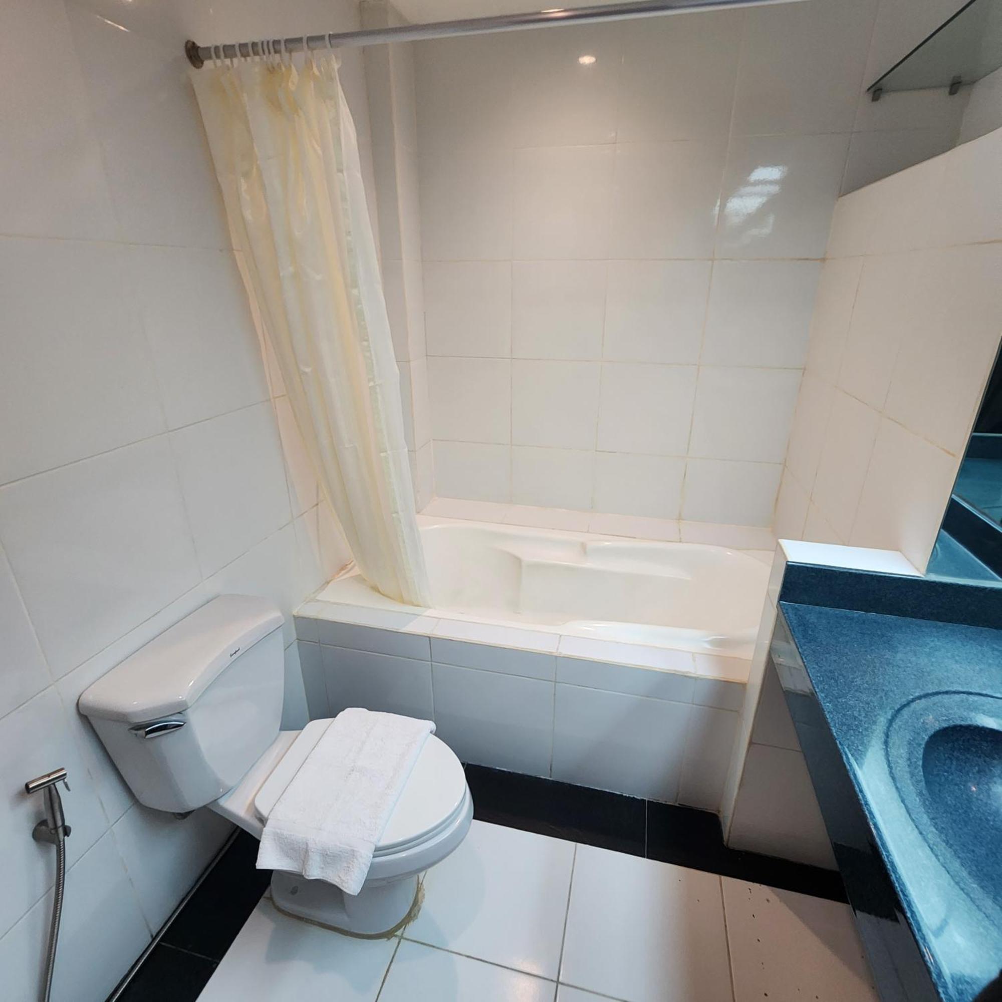 Villa Tomasa Alona Kew White Beach Resort ปางเลา ภายนอก รูปภาพ