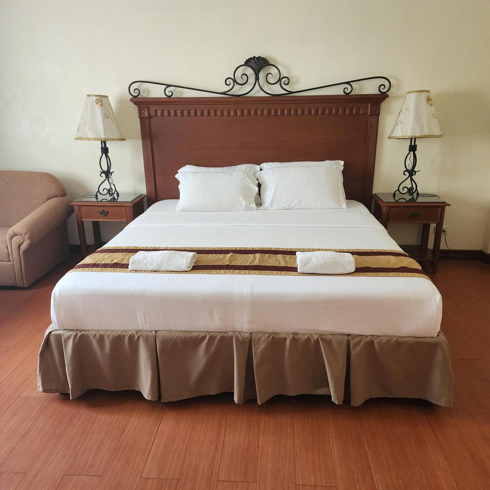 Villa Tomasa Alona Kew White Beach Resort ปางเลา ภายนอก รูปภาพ