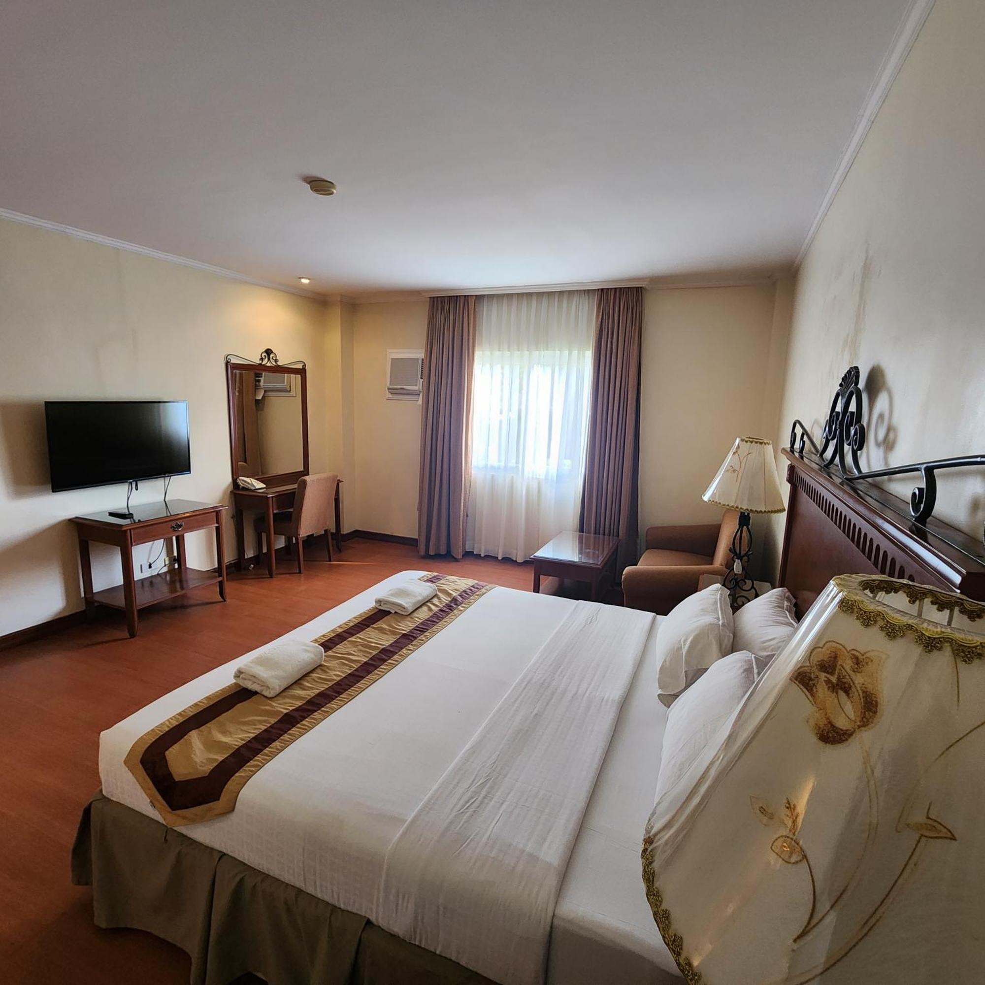 Villa Tomasa Alona Kew White Beach Resort ปางเลา ภายนอก รูปภาพ